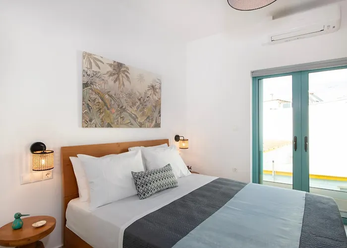 Khora Apartment- 40m To Sandy