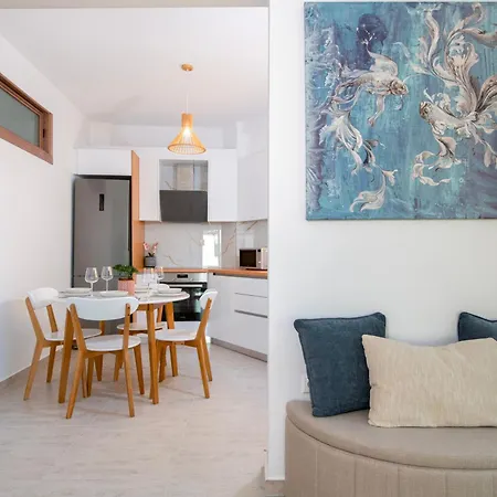 Khora Apartment- 40m To Sandy *