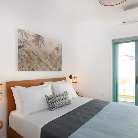 Khora Apartment- 40m To Sandy