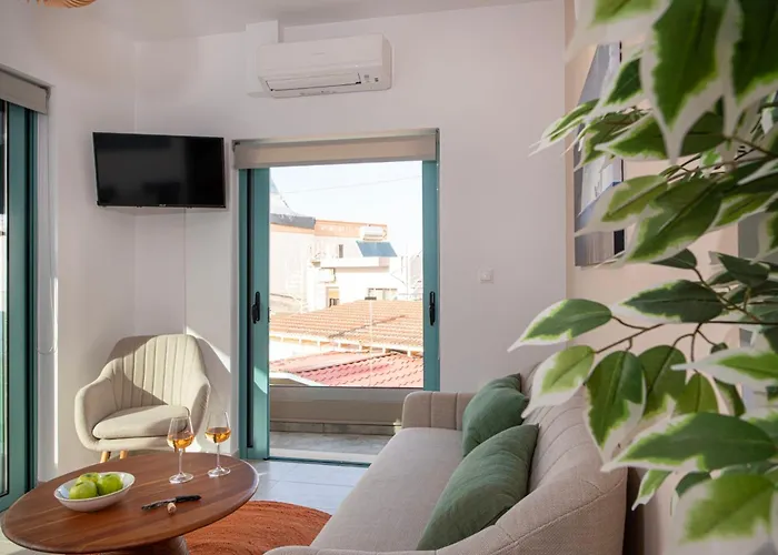 Khora Apartment- 40m To Sandy 公寓 *